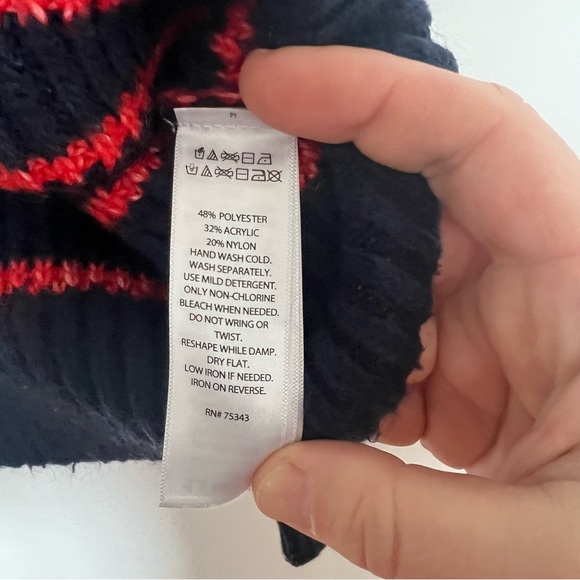 Jessica Simpson oversized crop top - Picture 6 of 6